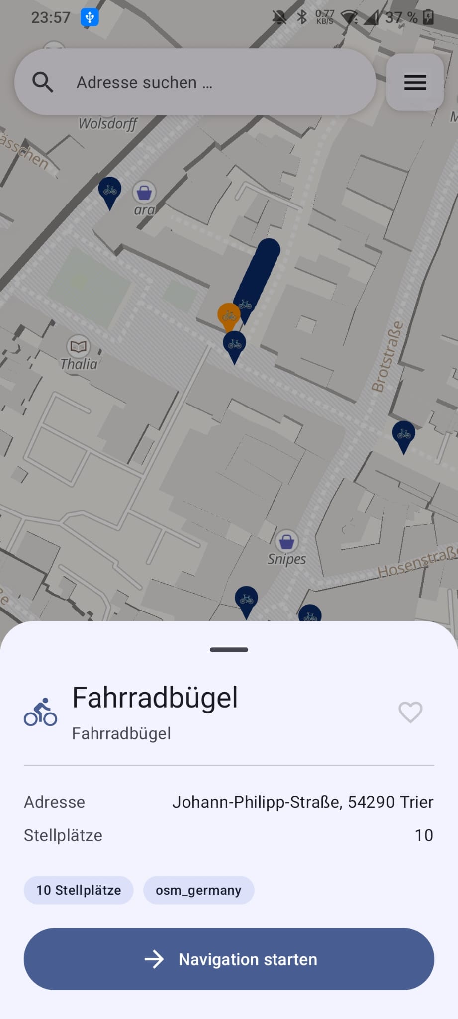 VeloSpot parking space detail sheet with navigation and favourites